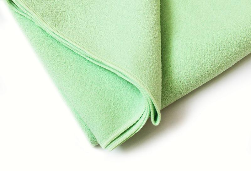 Набор: полотенце, тюрбан и щетка душ-массаж (зеленый)